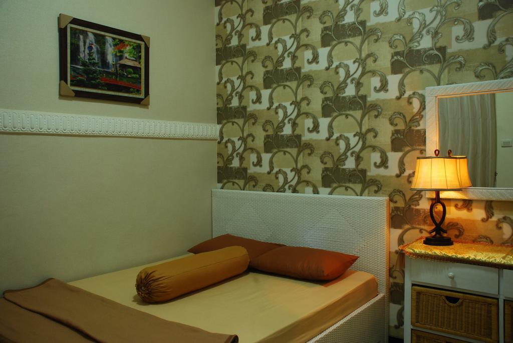 Griya Nelwan Guest House Malang Habitación foto